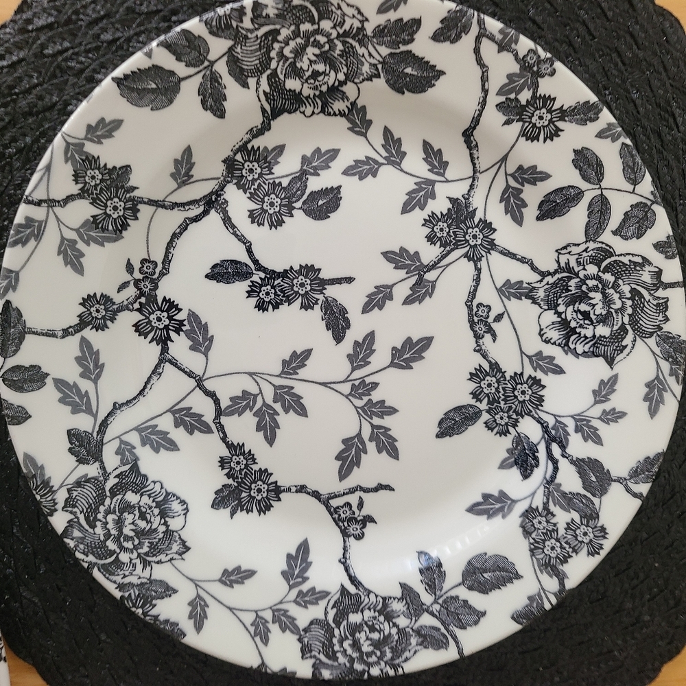 Queen's by Churchill Black Orchid Floral made in England Earthenware 10" Plates